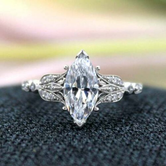 Dainty Marquis Shiny Royal Court Carved Thin Noble Silver  UNVN12266 - Picture 1 of 3